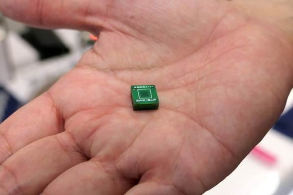 特異点をすり抜ける技術や触覚技術、微細手術支援ロボット、回転式栗収穫ロボなど 【大学見本市2024】