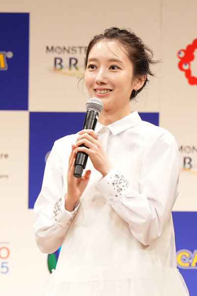 大阪・関西万博で『モンスターハンター Bridge』出展　AR/360度/イマーシブ/床振動の体験型　波瑠さん「モンハン愛」を語る