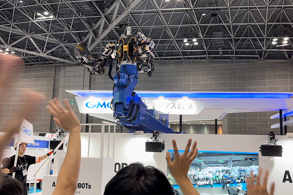 【速報】鉄道会社が導入した巨大な汎用人型重機「零式人機」の特別版デモを公開！「JAPAN ROBOT WEEK 2024」GMOブースで