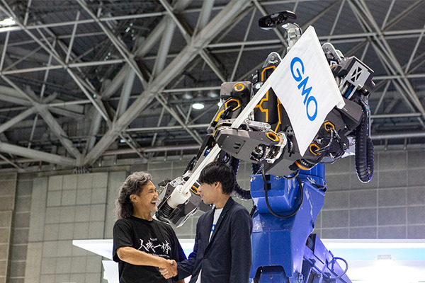 【速報】鉄道会社が導入した巨大な汎用人型重機「零式人機」の特別版デモを公開！「JAPAN ROBOT WEEK 2024」GMOブースで