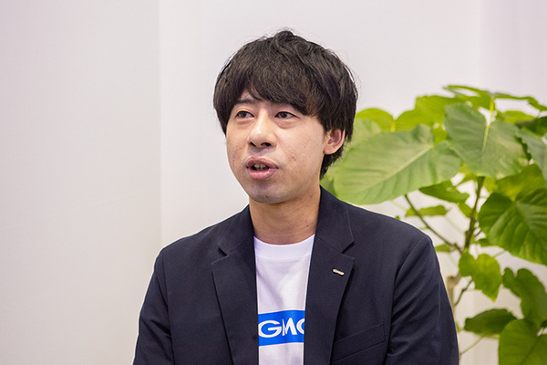 ヒューマノイドや巨大な汎用人型重機、自動搬送ロボ、犬型軍用ロボなど多数展示　GMO AIRのビジョンや狙いを内田社長に聞く