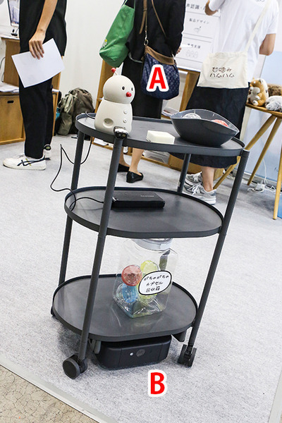 ロボット同士が会話で意思疎通する未来　ユカイ工学が展示　カチャカや生成AIのJullieと大規模言語モデルAIで連携