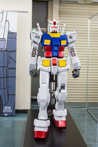 現代科学でビーム・サーベルは実現できる？ハロが乗った多脚型ロボットの操縦体験、横浜ガンダムの手でジャンケン「GUNDAM NEXT FUTURE SCIENCE展」内覧会レポート