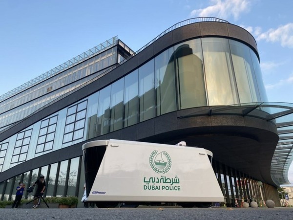 ドバイに移動遠隔自動運転の交番が登場　ドバイ警察と三笠製作所の共同開発車両がドバイWCとドバイ・エアショーに配備予定