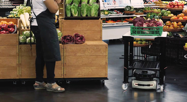 単一機能ではなく複数業務をこなすストアロボット製品版「Armo One」をMUSEが発表　品出し・棚画像の取得・顧客対応・商品PRなど