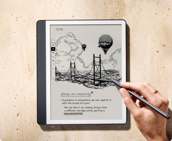 Amazonが電子書籍リーダー「Kindle」の4機種を一気に刷新　ノートのような書き心地/速度/最大の画面サイズなど機能向上
