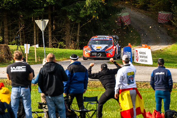 WRC チャンピオン争いは最終戦「ラリージャパン2024」へ　ドライバー選手権はヒョンデの争い、メーカー選手権はトヨタが猛追