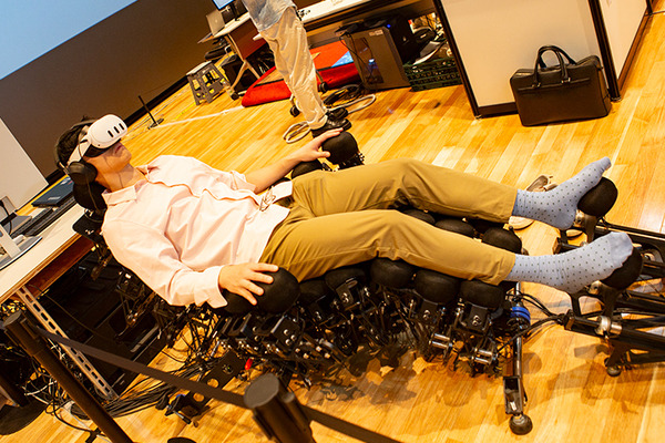 アバター・触覚・脳波・身体拡張・VR 未来の可能性を体感する「みんなの脳世界2024 ～超多様～」「ちょもろー2024」レポート(3)