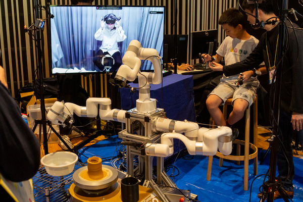 アバター・触覚・脳波・身体拡張・VR 未来の可能性を体感する「みんなの脳世界2024 ～超多様～」「ちょもろー2024」レポート(3)