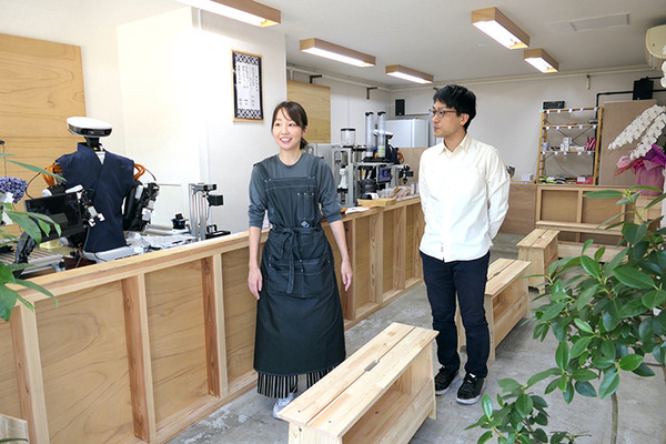 人型ロボットがコーヒーを淹れるお店「ハレとケ」は非日常と日常、人工物と自然物が交わるところ　埼玉・南浦和にオープン