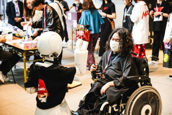 ALS啓発 音楽フェス「MOVE FES. 2024」11/24にハイブリッド開催　脳波でロボットアームを操作する身体拡張パフォーマンスなど