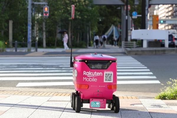 楽天、自動配送ロボットによる「楽天無人配送」を晴海周辺でサービス提供開始　スタバ、吉野家、文化堂の5,300品以上の商品を夜間・雨天時も配送
