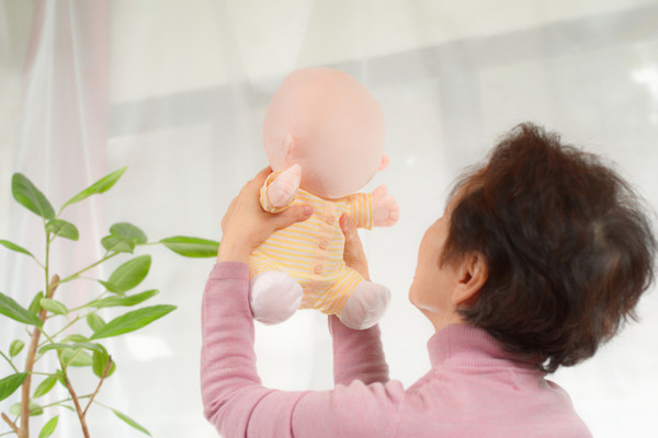 「かまって『ひろちゃん』にこにこバージョン2」の販売を開始　ぬいぐるみ部分は丸洗いが可能に