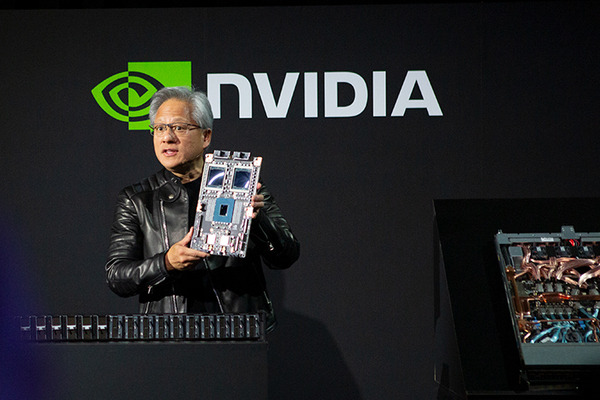 NVIDIA CEOの基調講演　トヨタや安川電機、セブン＆アイなどの導入事例を紹介　ロボットやAIで日本企業と連携を強調　AI Summit Japan