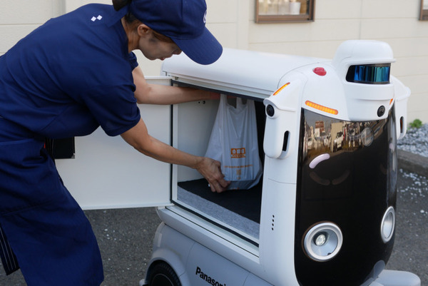 吉野家・出前館・パナソニックが自動搬送ロボットを使ったフードデリバリー実証　神奈川県藤沢市で実施