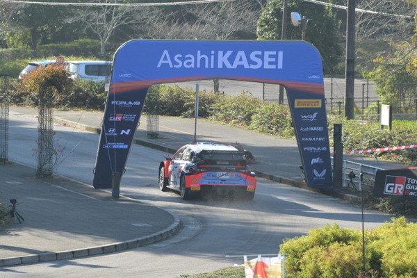WRC「ラリージャパン2024」開幕！ホームのトヨタGRがヒョンデとの最終決戦へ！「シェイクダウン」や「現地の様子」写真レポート
