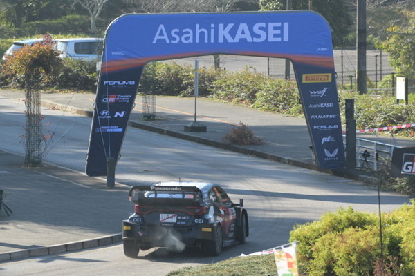 WRC「ラリージャパン2024」開幕！ホームのトヨタGRがヒョンデとの最終決戦へ！「シェイクダウン」や「現地の様子」写真レポート