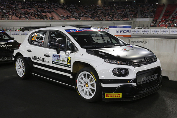WRC「ラリージャパン」で「藤原とうふ店」カラーのラリーカーが話題に！「頭文字D」の白黒パンダカラー