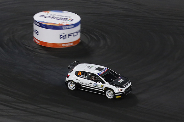 WRC「ラリージャパン」で「藤原とうふ店」カラーのラリーカーが話題に！「頭文字D」の白黒パンダカラー