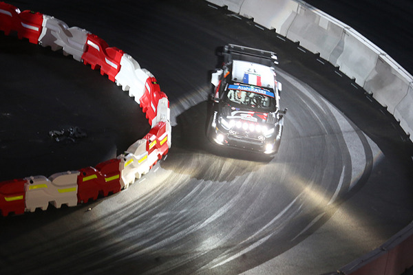 WRCラリージャパン 勝田選手がポイントリーダーのヌービル選手と一騎打ち！勝ったのはどっち?　豊田スタジアムSS1の結果