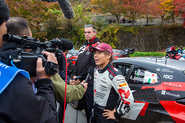 WRCラリージャパン 金曜はトラブルが続出する大波乱の展開！多くの観客が応援に駆けつけるが・・