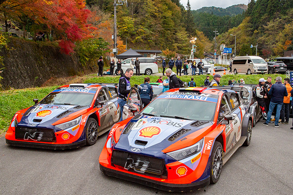 WRCラリージャパン 金曜はトラブルが続出する大波乱の展開！多くの観客が応援に駆けつけるが・・