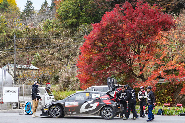 WRCラリージャパン 金曜はトラブルが続出する大波乱の展開！多くの観客が応援に駆けつけるが・・