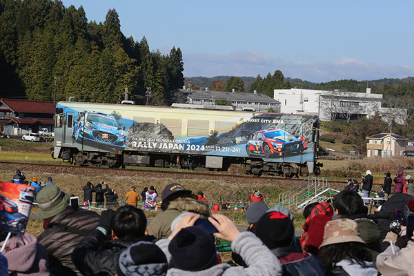 WRCラリージャパン 一般車両が競技コースに進入し、SS12はキャンセルに　3日目を終えての総合順位は・・
