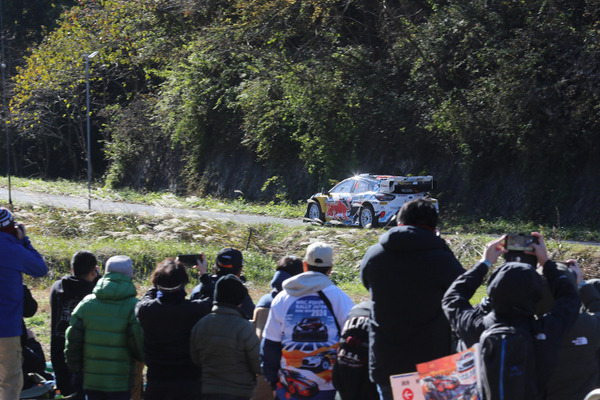 WRCラリージャパン 一般車両が競技コースに進入し、SS12はキャンセルに　3日目を終えての総合順位は・・