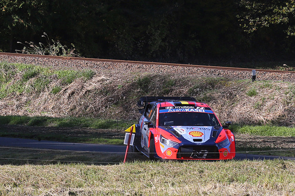 WRCラリージャパン 一般車両が競技コースに進入し、SS12はキャンセルに　3日目を終えての総合順位は・・