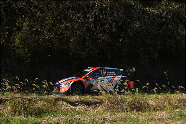 WRCラリージャパン 一般車両が競技コースに進入し、SS12はキャンセルに　3日目を終えての総合順位は・・