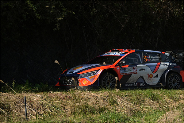 WRCラリージャパン 一般車両が競技コースに進入し、SS12はキャンセルに　3日目を終えての総合順位は・・