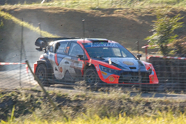 【速報】WRCラリージャパン ヌービルがドライバーズチャンピオンに輝く！トップ快走のタナックが痛恨のコースオフでリタイヤ