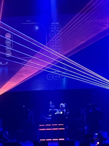 MOVE FES 2024でTSI×吉藤オリィ×武藤将胤の共同開発のユニバーサルデザインウェア「MOVE WEAR」を着用　約1,500人の観客にお披露目