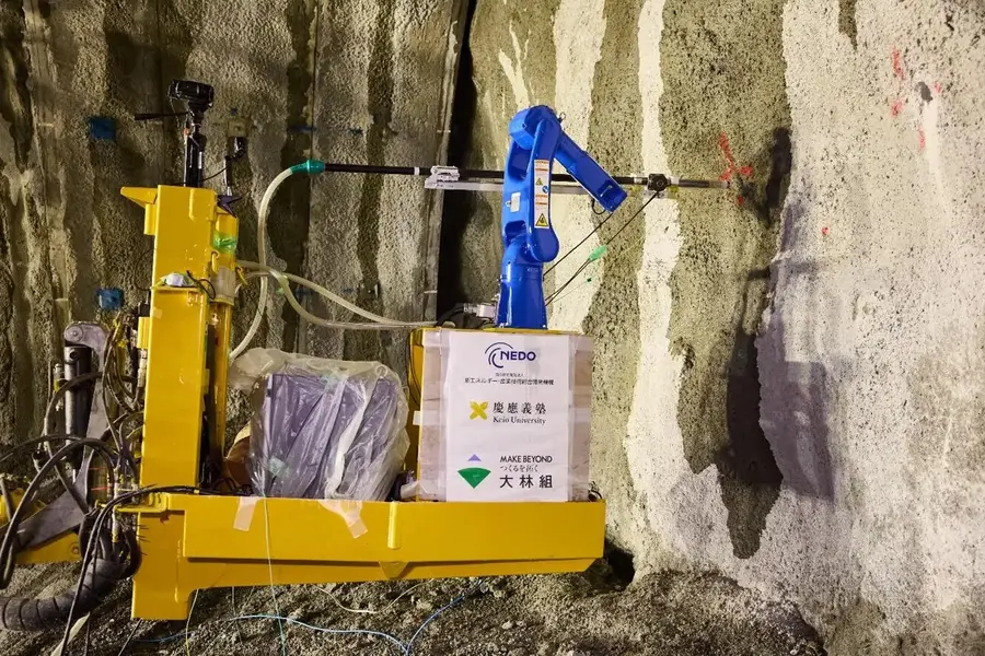 NEDO・慶應大・大林組　リアルハプティクスを応用「自動火薬装填システム」でトンネル切羽発破に成功
