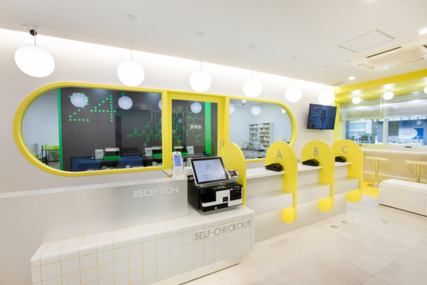 GMOヘルステック「処方薬デリバリーサービス」本格始動　送料や利用料無料 「薬局24」と「調剤ロボット」を特別公開