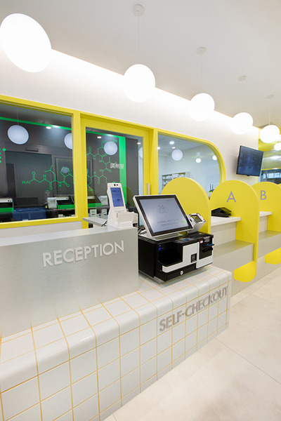 GMOヘルステック「処方薬デリバリーサービス」本格始動　送料や利用料無料 「薬局24」と「調剤ロボット」を特別公開