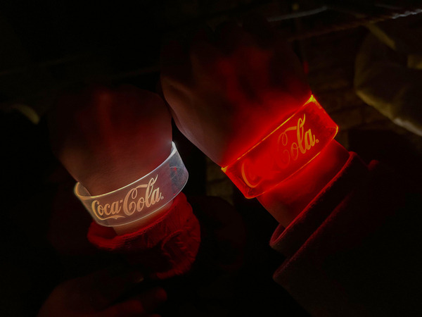 圧巻！一夜限りの「コカ・コーラ クリスマスドローンショー2024」参加レポート　1225機のドローンによるスペクタクルショー