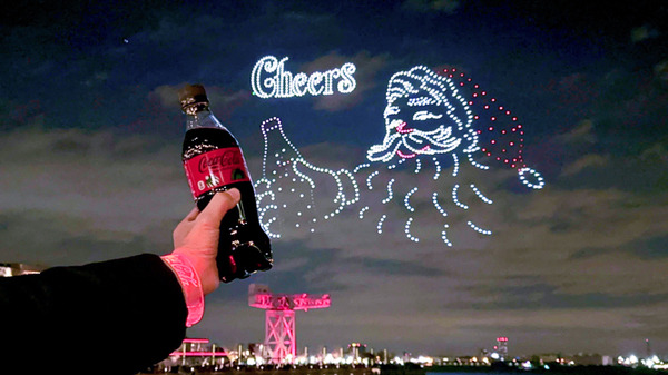 圧巻！一夜限りの「コカ・コーラ クリスマスドローンショー2024」参加レポート　1225機のドローンによるスペクタクルショー