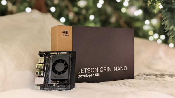NVIDIAが「Jetson Orin Nano Super」をXmas装飾のキッチンで発表！生成AIモデルの性能を70%も向上、価格は半額