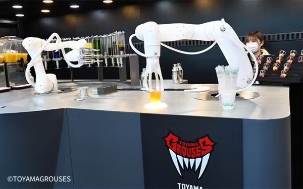 KDDIと「B.LEAGUE」所属の富山グラウジーズがロボットを活用した実証実験　運営の省人化・体験価値向上を目指す