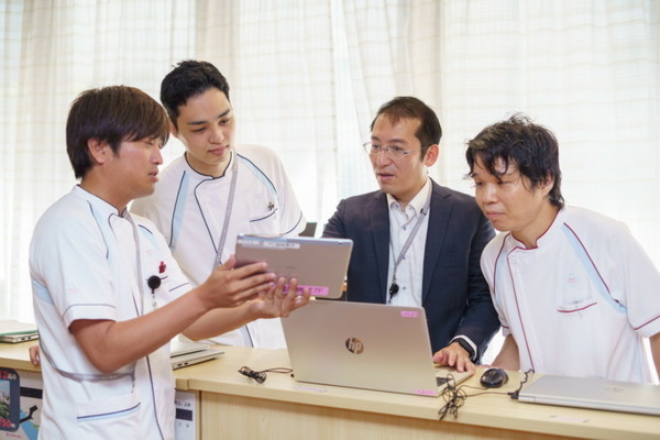 脳卒中や脊髄損傷による手指の麻痺を改善するリハビリテーション支援ロボット「Narem」が特許を取得　SACRAと北九州市立大学が共同開発