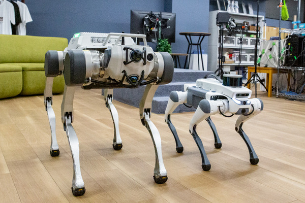 【速報】驚異的な身体能力の「Lynx」販売予約を開始　機動力ではヒューマノイドとの境界を越える四足AIロボット、DEEPRobotics