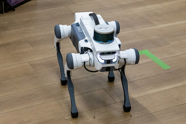 【速報】驚異的な身体能力の「Lynx」販売予約を開始　機動力ではヒューマノイドとの境界を越える四足AIロボット、DEEPRobotics