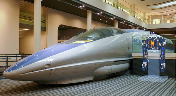 京都鉄道博物館に汎用人型重機「零式人機2.0」登場、「500系新幹線」とのコラボ(撮影可)も実現
