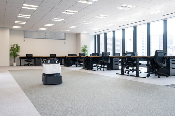 アイリスグループ「シンクロボ 秋葉原ラボ」開設　除塵・水拭きの清掃ロボットなどロボット全般の開発を促進