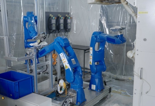 ワコールがメルトブロー法で立体物を作る新技術「Melooop」を独自開発　ロボットアームの軌道コントロール、かたちや厚み伸度を調整