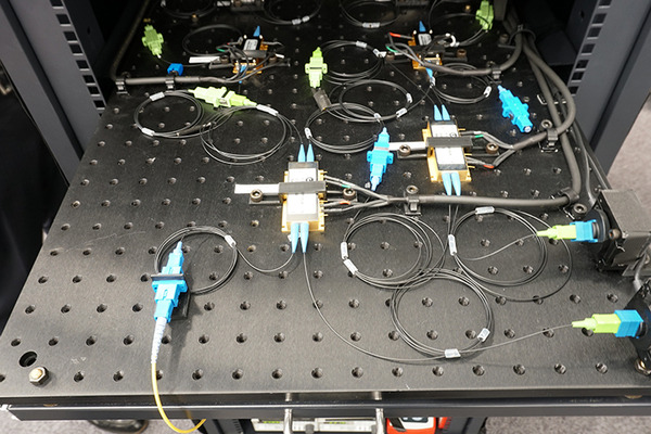 【世界最速】東大・NTT・理研、1000倍高速な「量子もつれの生成と測定」に成功　NTTの光通信技術と東大の量子光学技術を応用