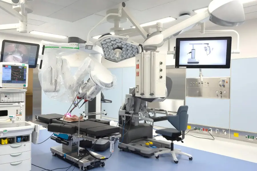 【日本初】大阪けいさつ病院が1つの傷口だけの「単孔式ロボット支援手術」を実施　最新機種「ダビンチSP」で患者負担軽減へ