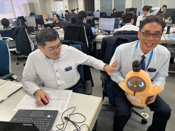 従業員の癒しロボット『LOVOT』の法人導入が1000件超え　オフィス回帰に会話の活性化、イベント集客など仕事の課題を解決